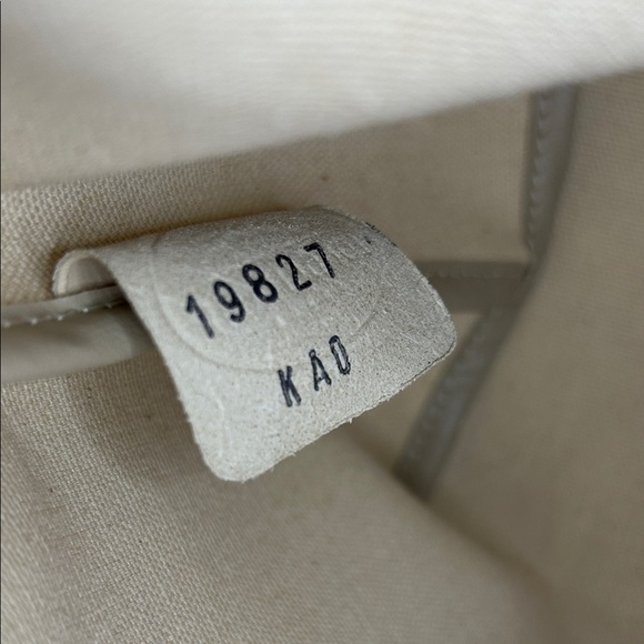 Vintage Longchamp Paris Cream Canvas Tote with Brown Suede Trim and Tassel - Picture 5 of 13